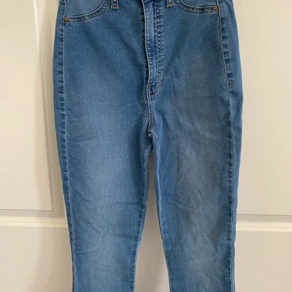 FASHION NOVA HIGH RISE JEANS - Picture 3 of 4